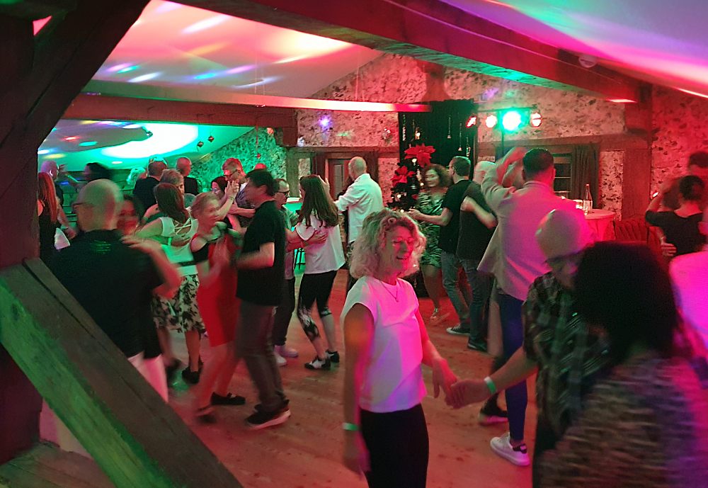 Salsa im Taferngasthof Augenblick Nussdorf bei Traustein